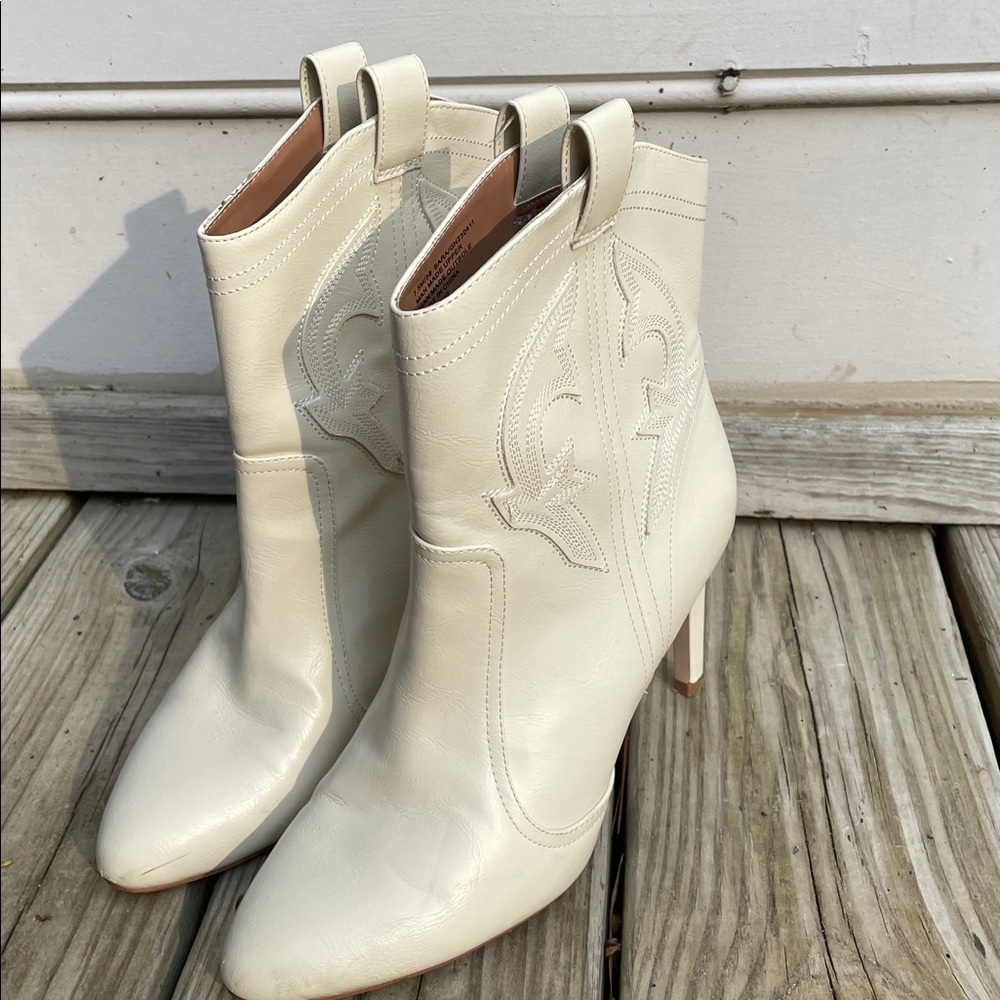 BCBGeneration Sara Cream Western Booties 7.5 View 4